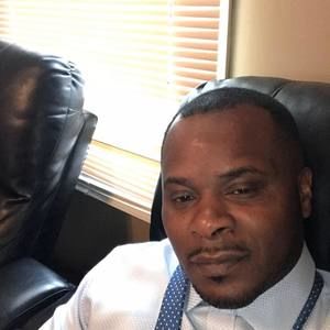 Meet your Posher, Derrick